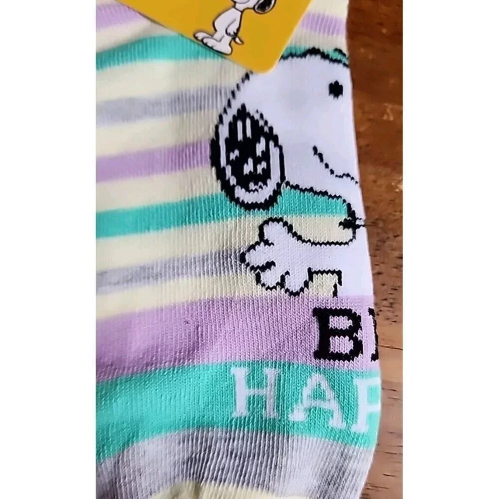 Peanuts Snoopy “Be Happy” No Show Socks Shoe Size 4-10